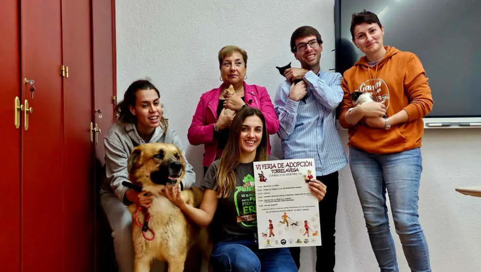 El concejal Borja Sainz y representantes de las protectoras presentan la Feria de Adopci&oacute;n Responsable