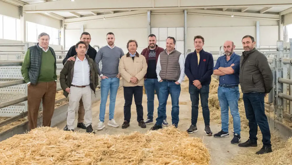 El consejero de Desarrollo Rural, Ganader&iacute;a, Pesca y Alimentaci&oacute;n, Pablo Palencia, visita Ganados Presmanes, en Galizano