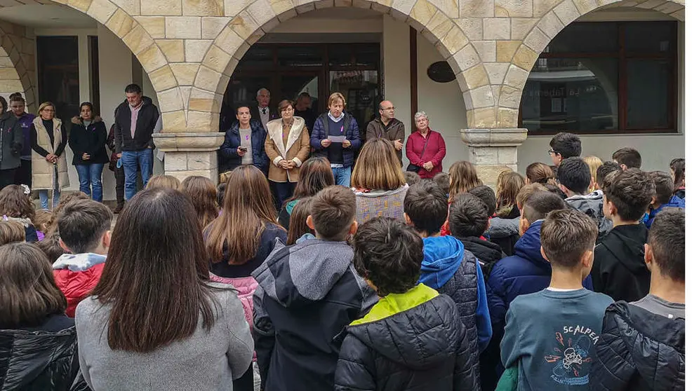 Concentraci&oacute;n por el 25N en Reoc&iacute;n