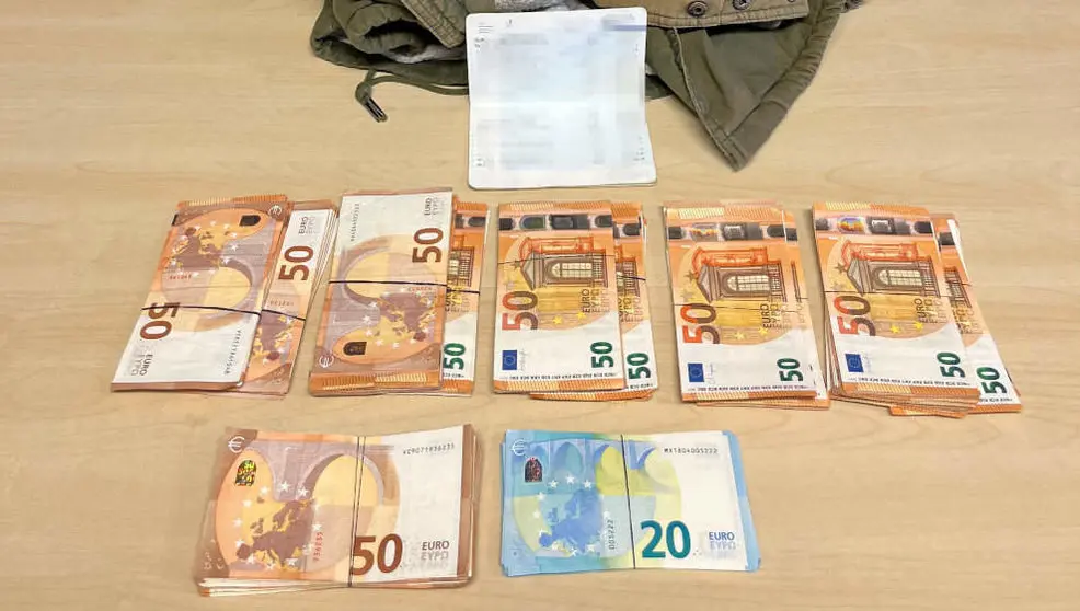 Parte del dinero sustra&iacute;do por el joven que la Polic&iacute;a ha incautado