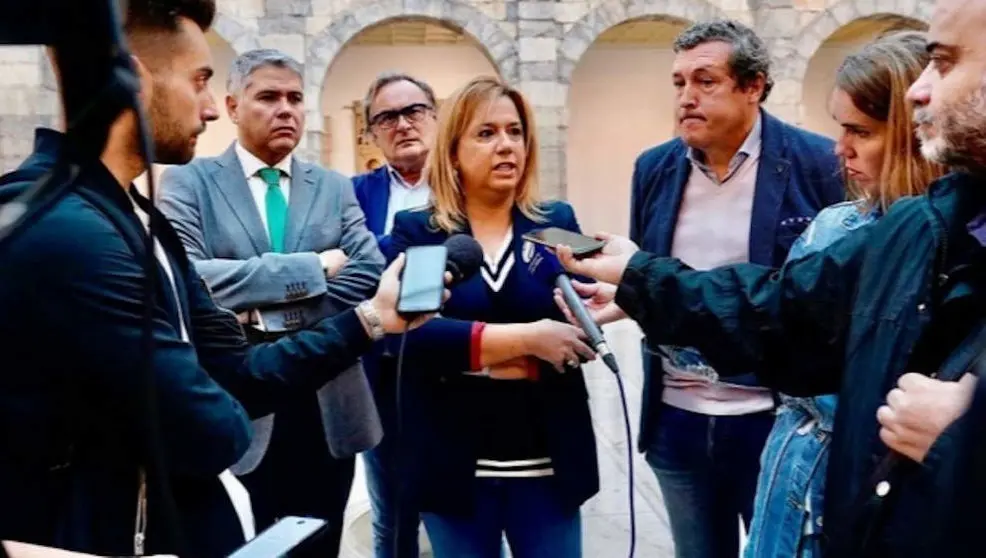 Los cuatro senadores del PP por Cantabria realizan declaraciones a los medios de comunicaci&oacute;n