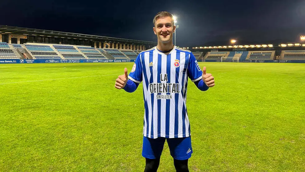 Chus Ruiz ya es jugador de la RS Gimn&aacute;stica