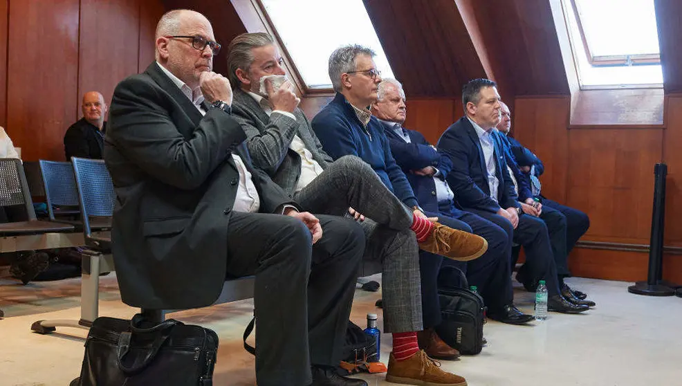 Los siete exdirectivos de B3 Cable acusados de apropiaci&oacute;n indebida y delito contra la hacienda p&uacute;blica durante el juicio en la Audiencia Provincial de Cantabria