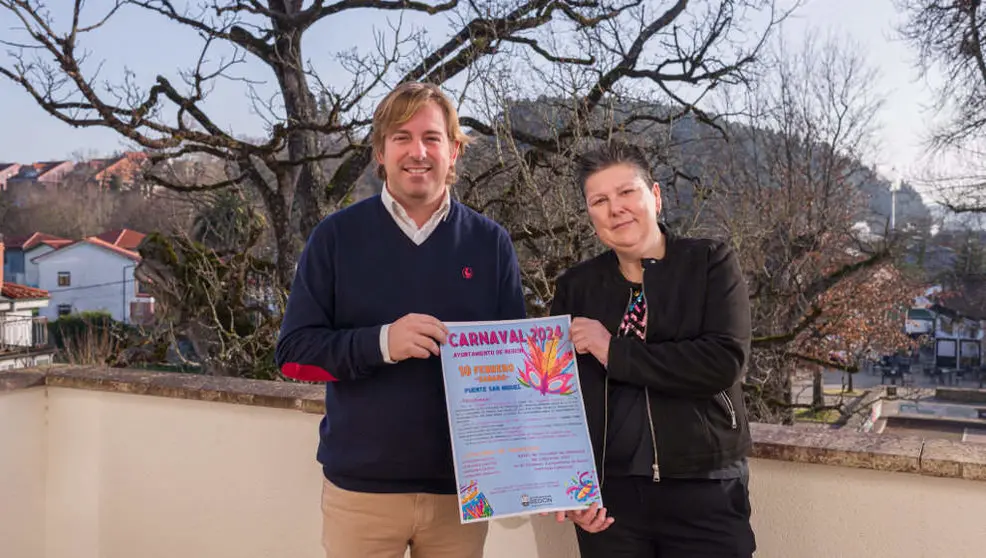 El alcalde de Reoc&iacute;n, Pablo Diestro, y la concejala de Festejos, Mar&iacute;a Jes&uacute;s Pinilla, presentan el programa de Carnaval