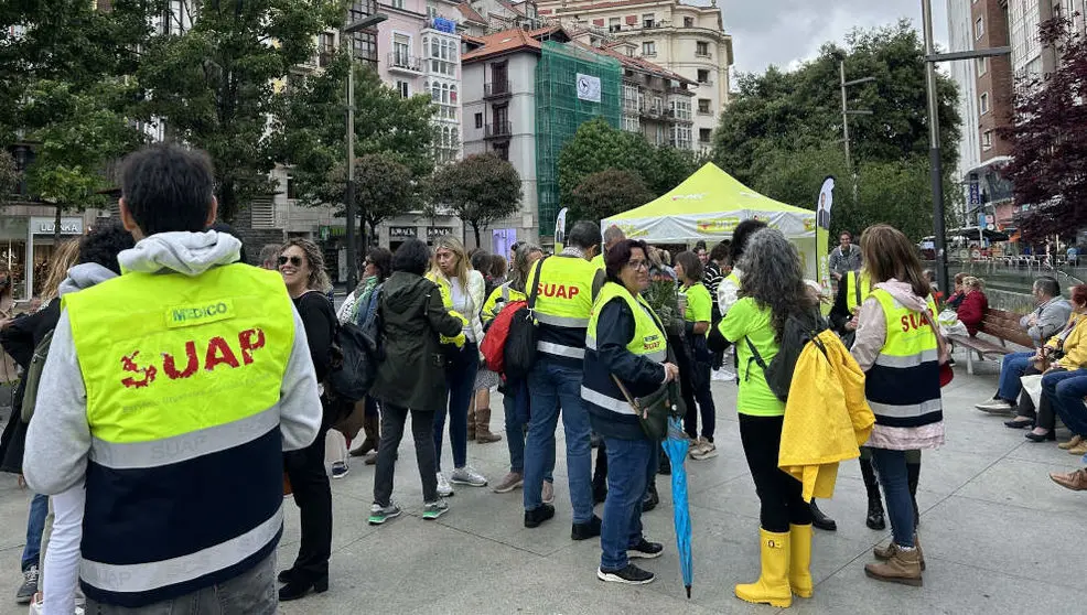 Concentraci&oacute;n del personal de los SUAP en Santander | Foto: Archivo
