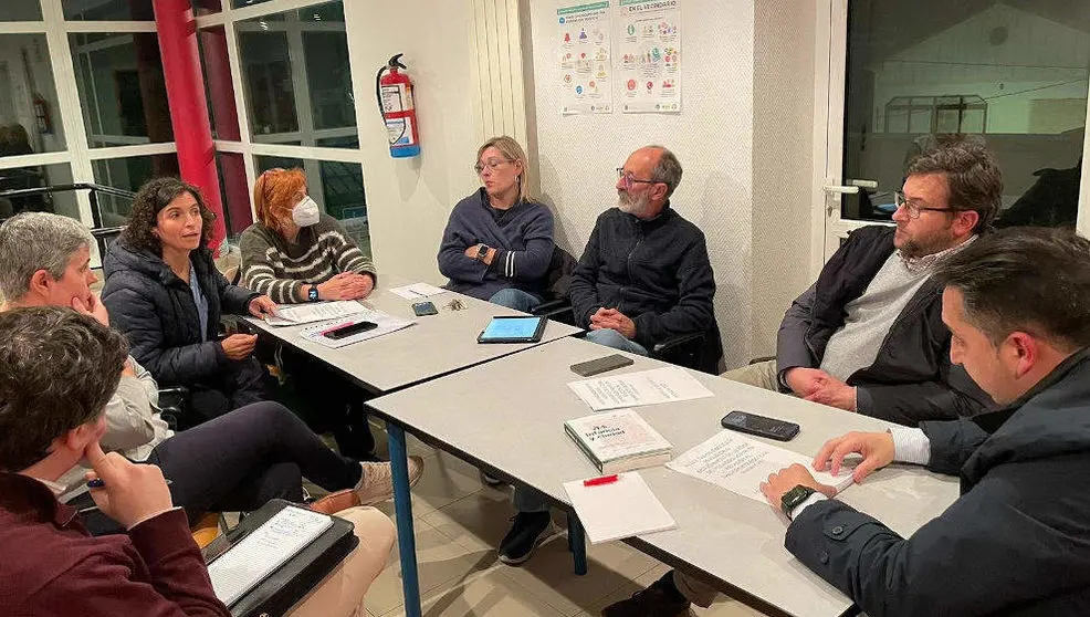 Reuni&oacute;n de colectivos de movilidad con el alcalde de Pi&eacute;lagos, Carlos Caram&eacute;s