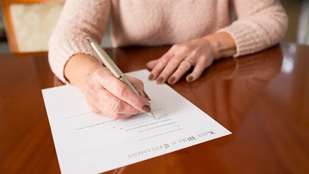 Cantabria bate r&eacute;cord de testamentos vitales de salud con 1.255 en 2023, casi el doble que en 2022