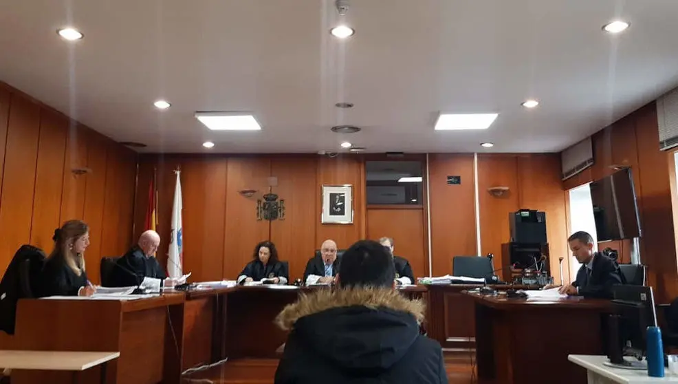 Acusado de abusar de su hijastra desde los siete a los 17 a&ntilde;os, en el juicio contra &eacute;l en la Audiencia Provincial