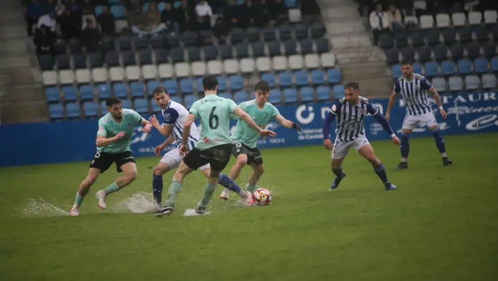 Un instante del encuentro entre la RS Gimn&aacute;stica y el CD Covadonga | Foto- RS Gimn&aacute;stica