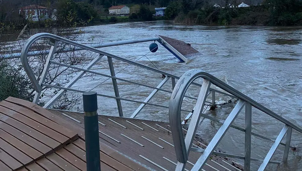 Da&ntilde;os en el pantal&aacute;n de Oru&ntilde;a de Pi&eacute;lagos