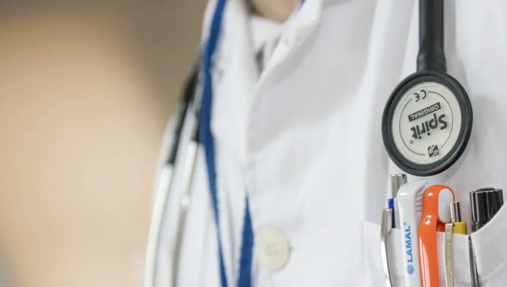 La afectada denuncia la "negligencia m&eacute;dica" de un ginec&oacute;logo de Santander