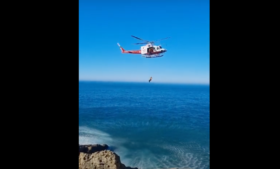 Rescate de un joven checo atrapado en los acantilados del Puente del Diablo en Santander
