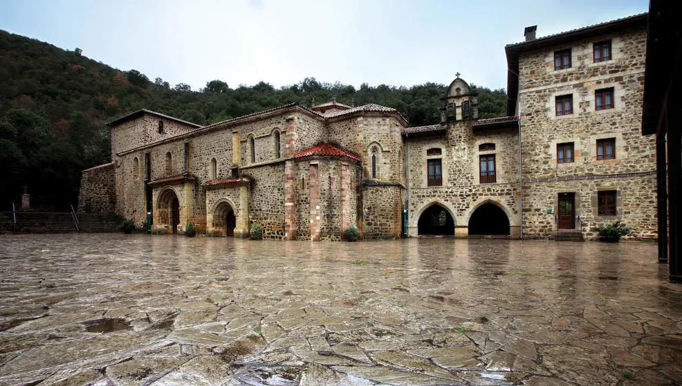 Monasterio de Santo Toribio de Li&eacute;bana
