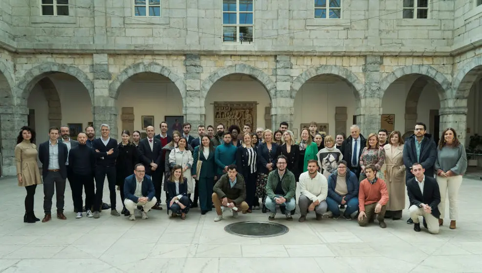 Jornada "Di&aacute;logo joven Europa" en la sala polivalente del Parlamento de Cantabria