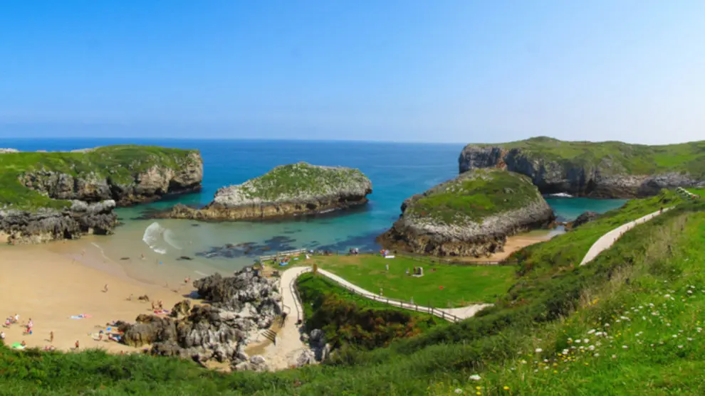 Playa de Cu&eacute; | Foto- Turismo Asturias