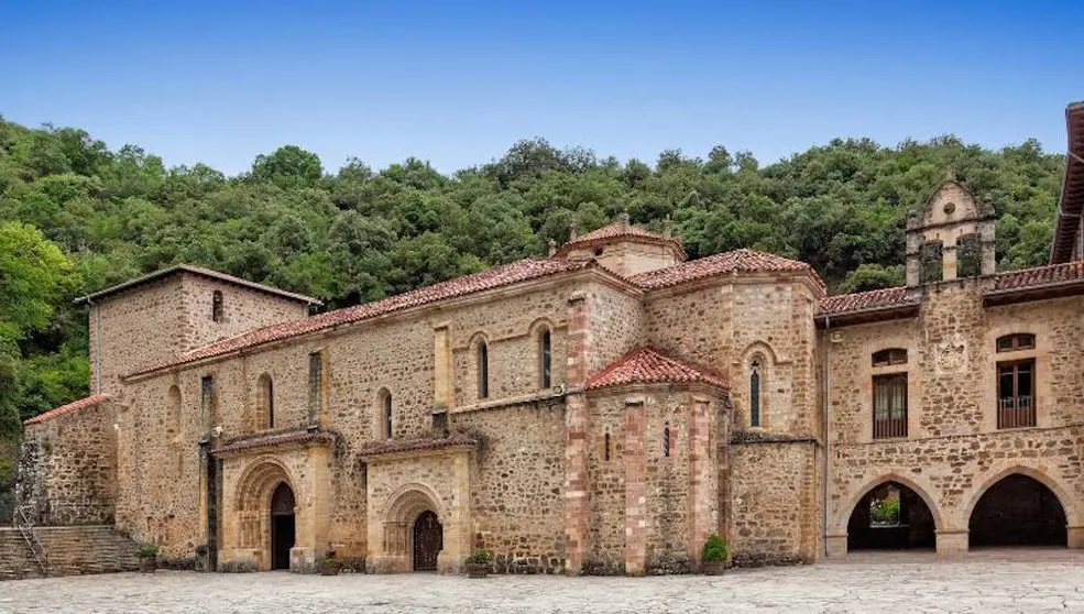 Monasterio de Santo Toribio de Li&eacute;bana