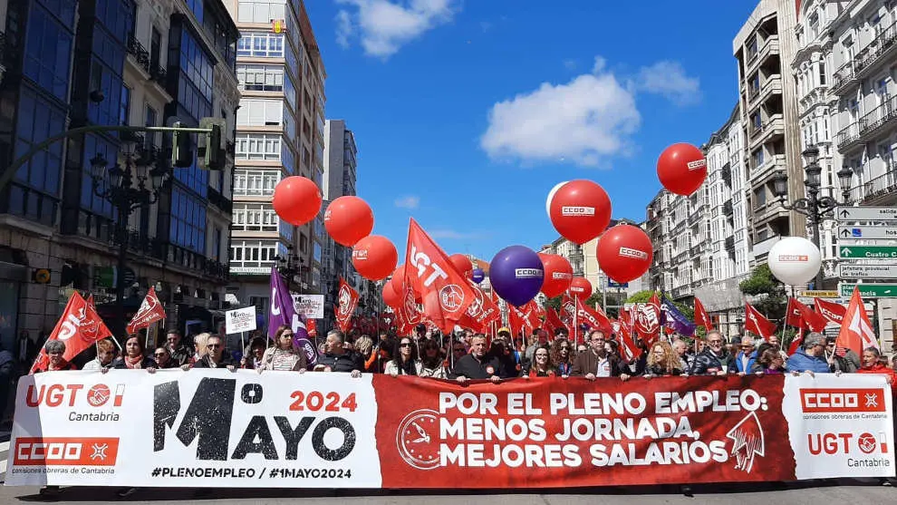 Manifestaci&oacute;n de CCOO y UGT el 1 de mayo de 2024 en Santander