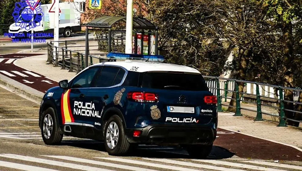 Veh&iacute;culo de la Polic&iacute;a Nacional