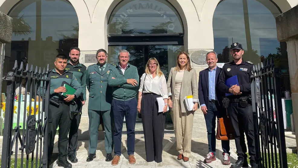 Reuni&oacute;n celebrada entre la Delegaci&oacute;n del Gobierno en Cantabria y el Ayuntamiento de Suances para realizar un balance de seguridad del municipio