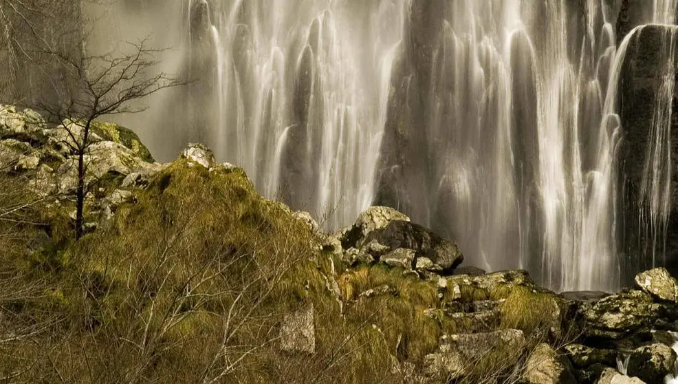 Cascada del nacimiento del As&oacute;n
