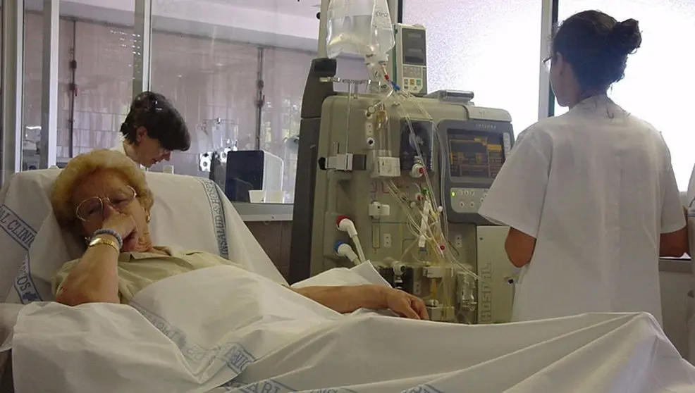 Los trabajadores sanitarios critican que el Gobierno haya pactado solo con los m&eacute;dicos