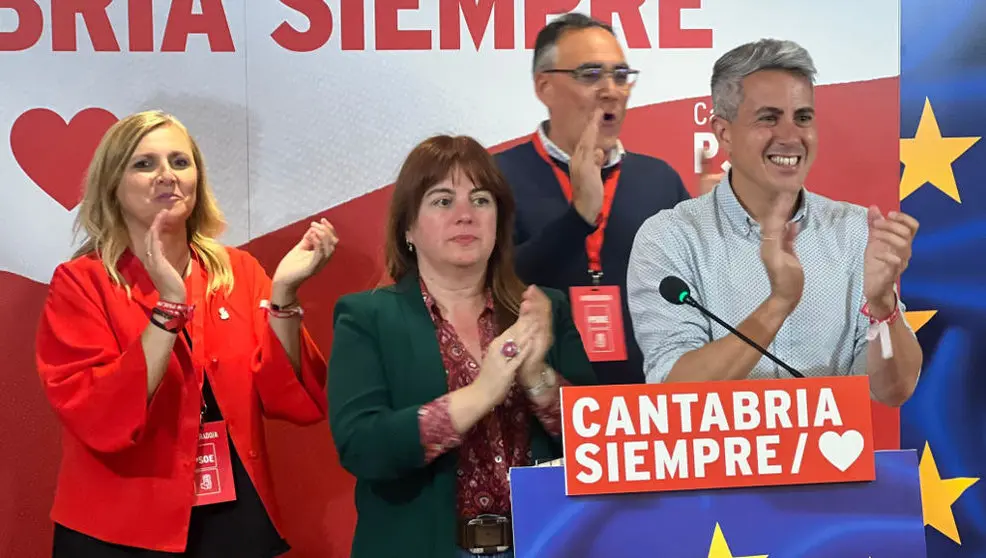 El secretario general del PSC-PSOE, Pablo Zuloaga, los candidatos a las europeas Silvia Abascal y Ra&uacute;l Pesquera y la secretaria de Organizaci&oacute;n, Noelia Cobo