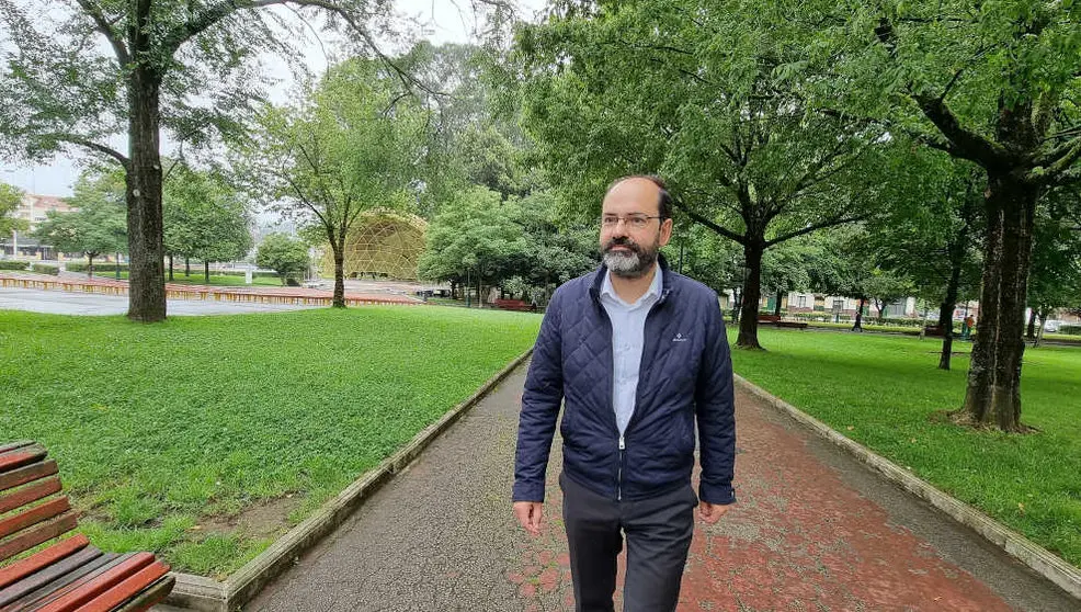 Jos&eacute; Luis Urraca en el parque Manuel Barqu&iacute;n