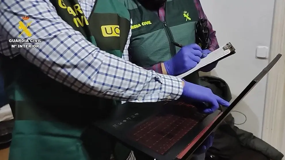 Operaci&oacute;n de la Guardia Civil contra dos responsables de 100 ciberataques