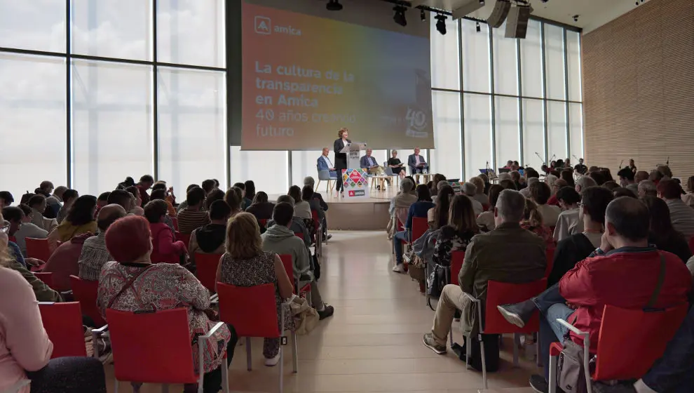 Presentaci&oacute;n de la memoria de Amica