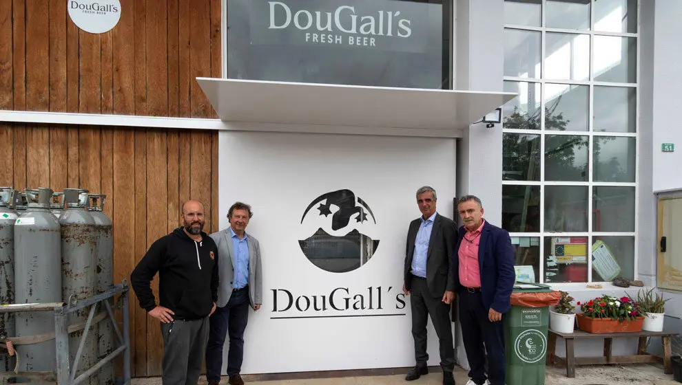 Visita del consejero Pablo Palencia a la f&aacute;brica de cervezas Dougall's