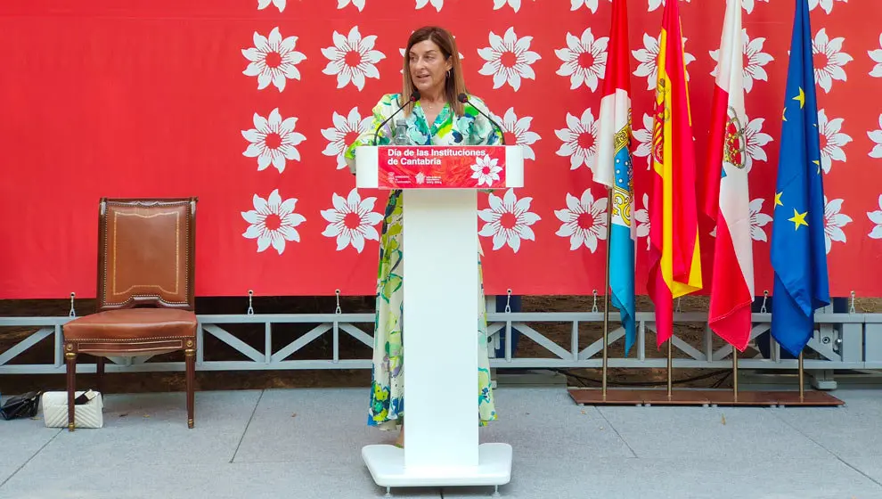 La presidenta de Cantabria, Mar&iacute;a Jos&eacute; S&aacute;enz de Buruaga, durante su discurso en el D&iacute;a de las Instituciones | Foto- edc