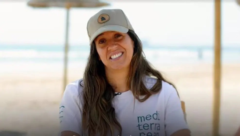 La surfista Mireia Caba&ntilde;es