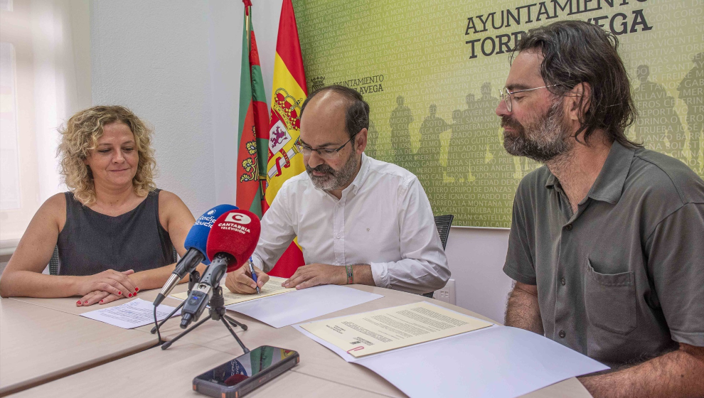 Firma del Convenio con la Asociaci&oacute;n Portugal