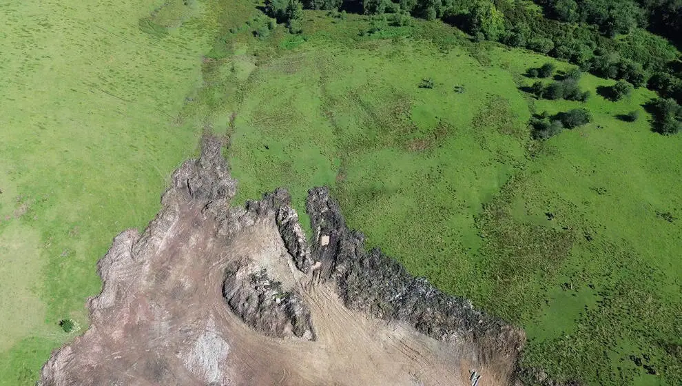 Humedal da&ntilde;ado en Hoyo de los Vallados