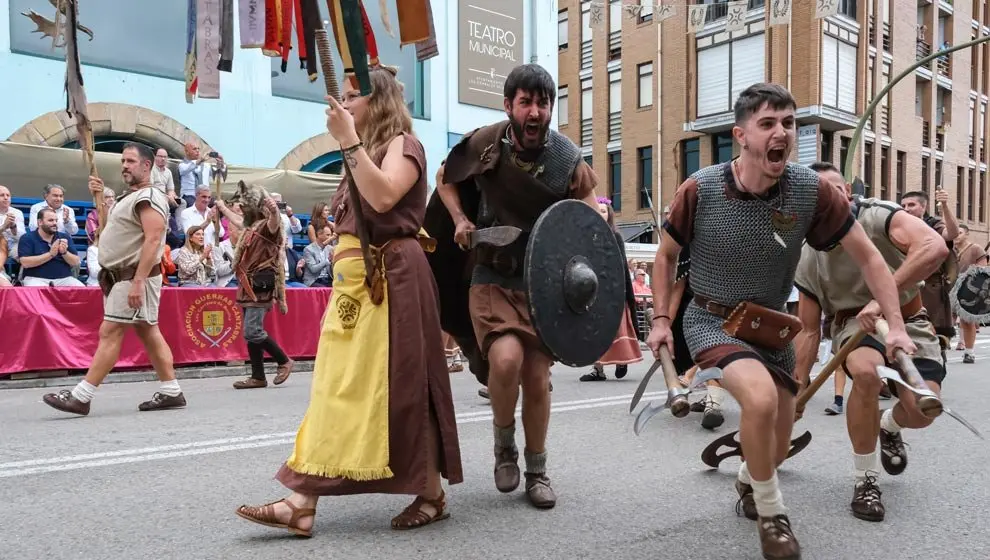 El Gran Desfile de las tribus c&aacute;ntabras y las legiones romanas en Los Corrales