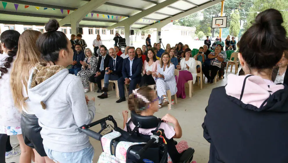 La presidenta, Mar&iacute;a Jos&eacute; S&aacute;enz de Bururaga, inaugura el curso escolar en el Centro de Educaci&oacute;n Especial Parayas