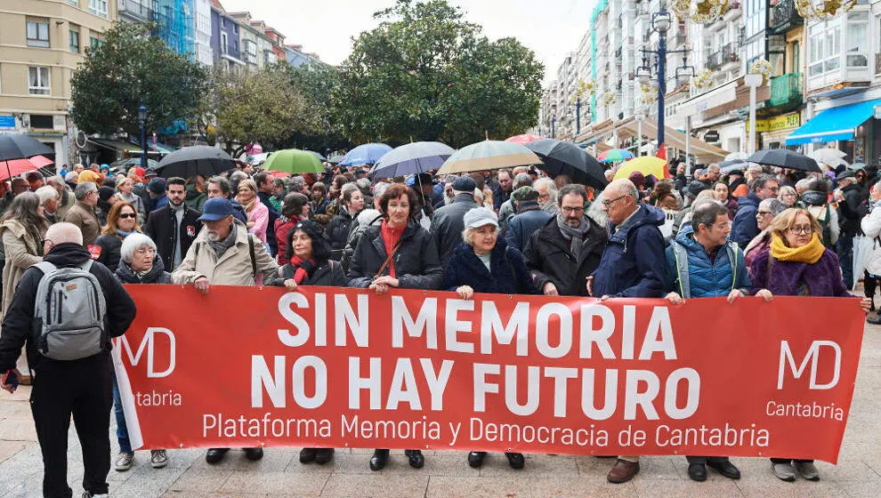 Manifestaci&oacute;n contra la derogaci&oacute;n de la Ley de Memoria Hist&oacute;rica de Cantabria convocada por la Plataforma Memoria y Democracia en diciembre de 2023 Photo- C&eacute;sar Ortiz Gonzalez