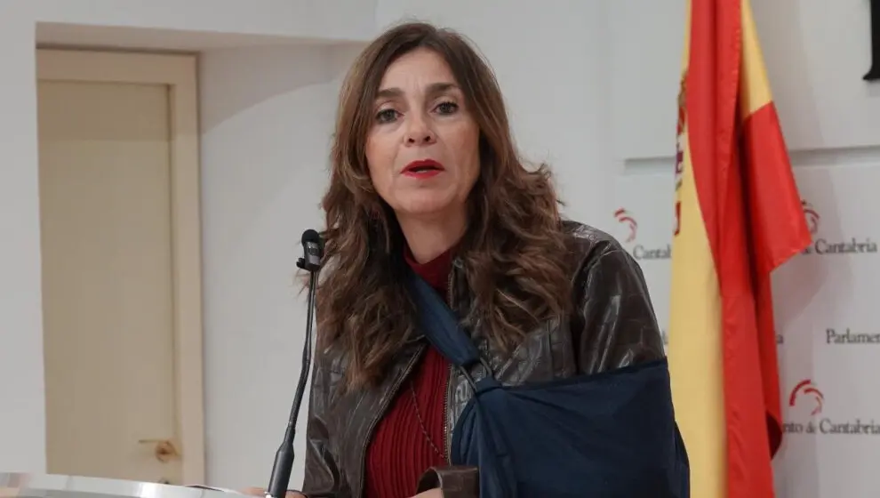 La diputada del PRC Paula Fern&aacute;ndez en rueda de prensa