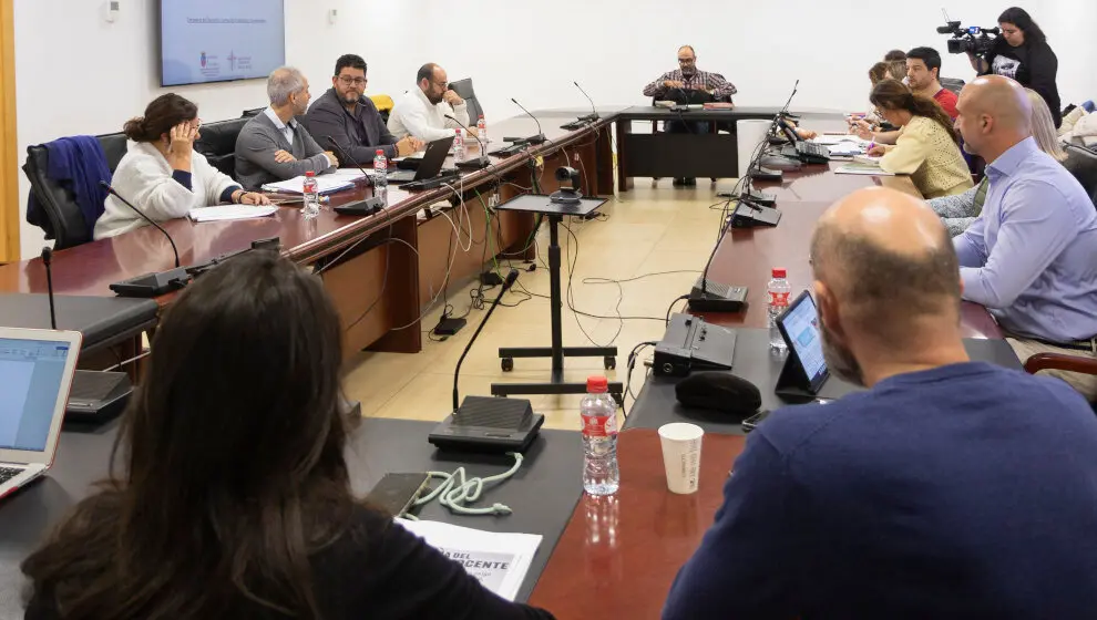 Primera reuni&oacute;n entre la Consejer&iacute;a de Educaci&oacute;n y la Junta de Personal Docente para negociar la adecuaci&oacute;n salarial