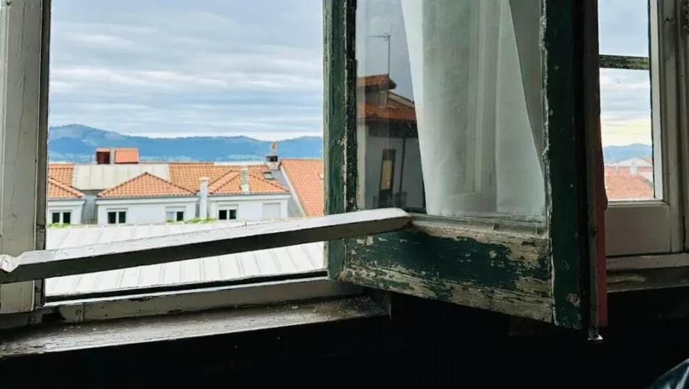 Una de las ventanas del Men&eacute;ndez Pelayo. FOTO- AMPA del Colegio