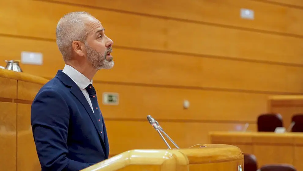 El consejero de Educaci&oacute;n, Formaci&oacute;n Profesional y Universidades, Sergio Silva, interviene ante la Comisi&oacute;n General de las Comunidades Aut&oacute;nomas sobre la ley de amnist&iacute;a