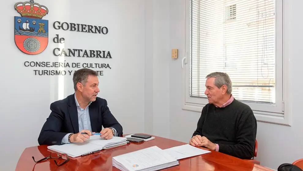 El consejero Mart&iacute;nez Abab y el alcalde Ruiz Moya