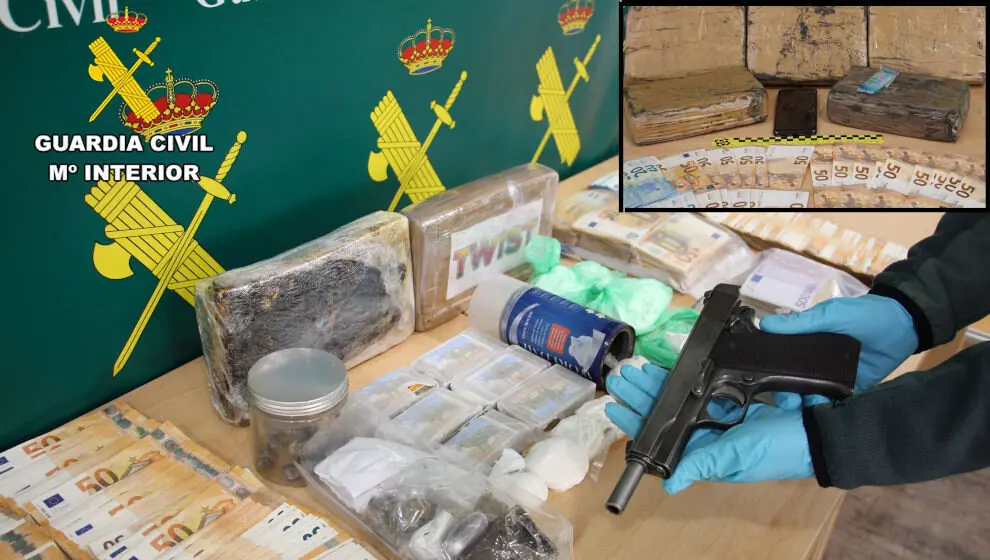Imagen de droga, dinero y otros elementos incautados en la operaci&oacute;n 'Tiberio' | Foto- Guardia Civil