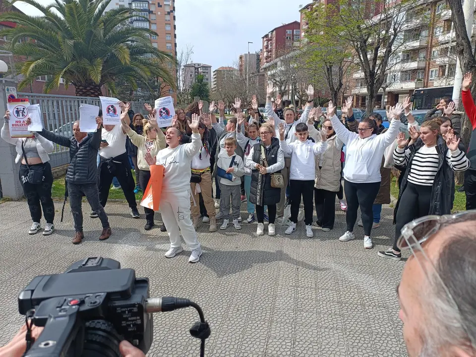 Concentración por la agresión a un menor con parálisis cerebral en el IES Torres Quevedo de Santander