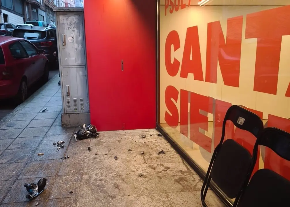 Artefactos caseros explosionados en la sede del PSOE de Cantabria
