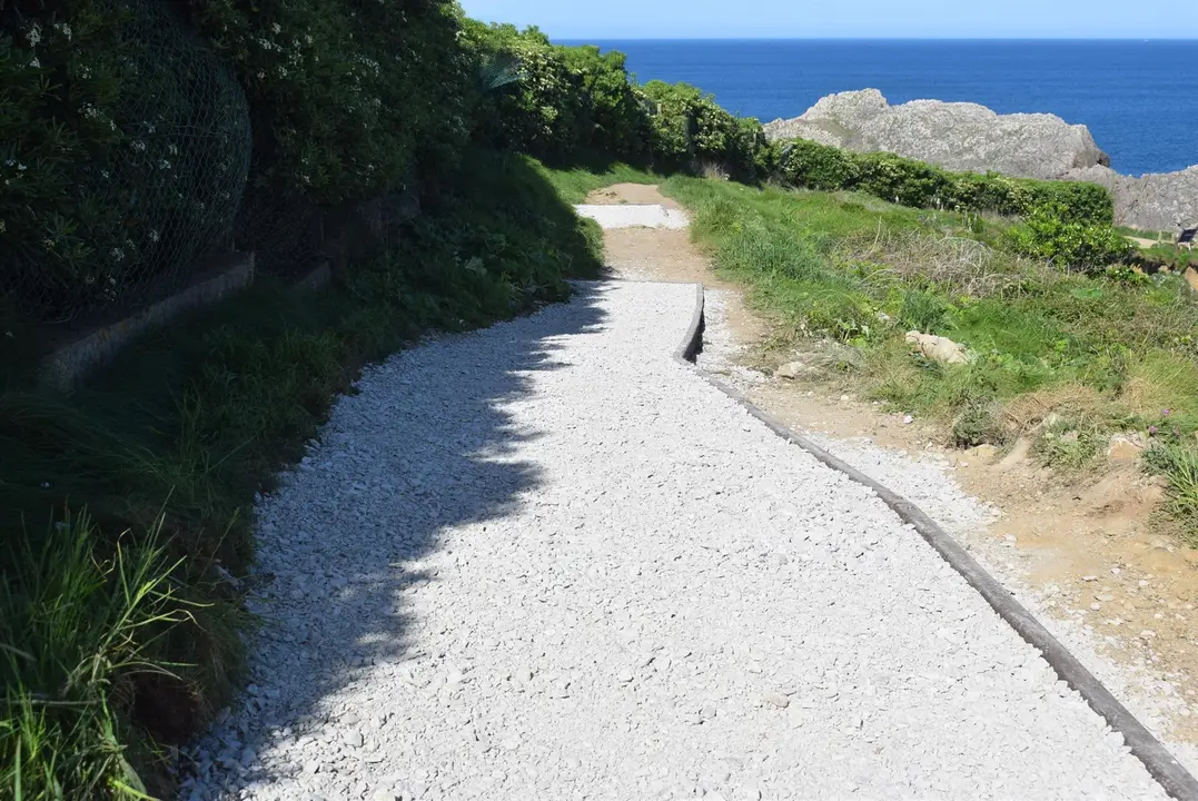 Obras de acceso a la playa de Somocuevas