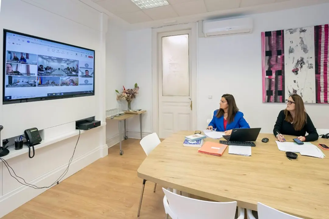 La consejera de Inclusión Social, Begoña Gómez del Río, y la directora del ICASS, Carmen Arce, en una Conferencia Sectorial