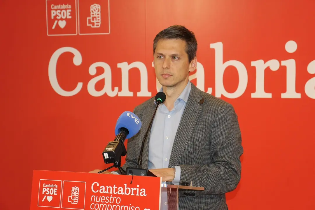 El portavoz parlamentario del PSOE, Mario Iglesias