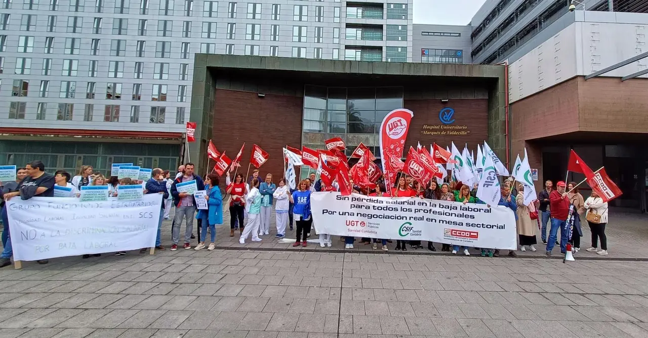 Continúan las concentraciones del personal de la sanidad ante %22la injusta y déspota gestión%22 de Salud