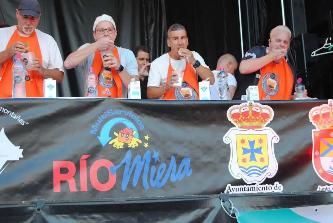 Campeonato Mundial de Comederos de Sobaos celebrado en Ambrosero